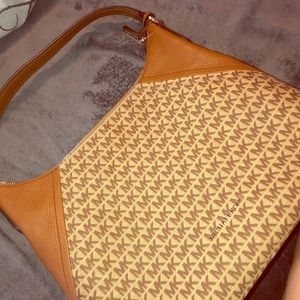 Michael kors purse
